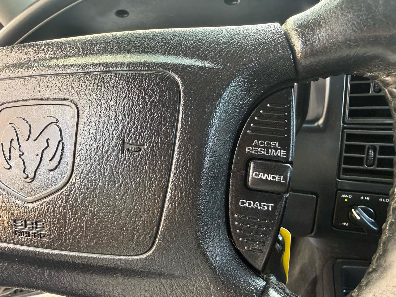 Used 2004 Dodge Dakota SLT w/ Deluxe Convenience Group AWD/4WD image 31