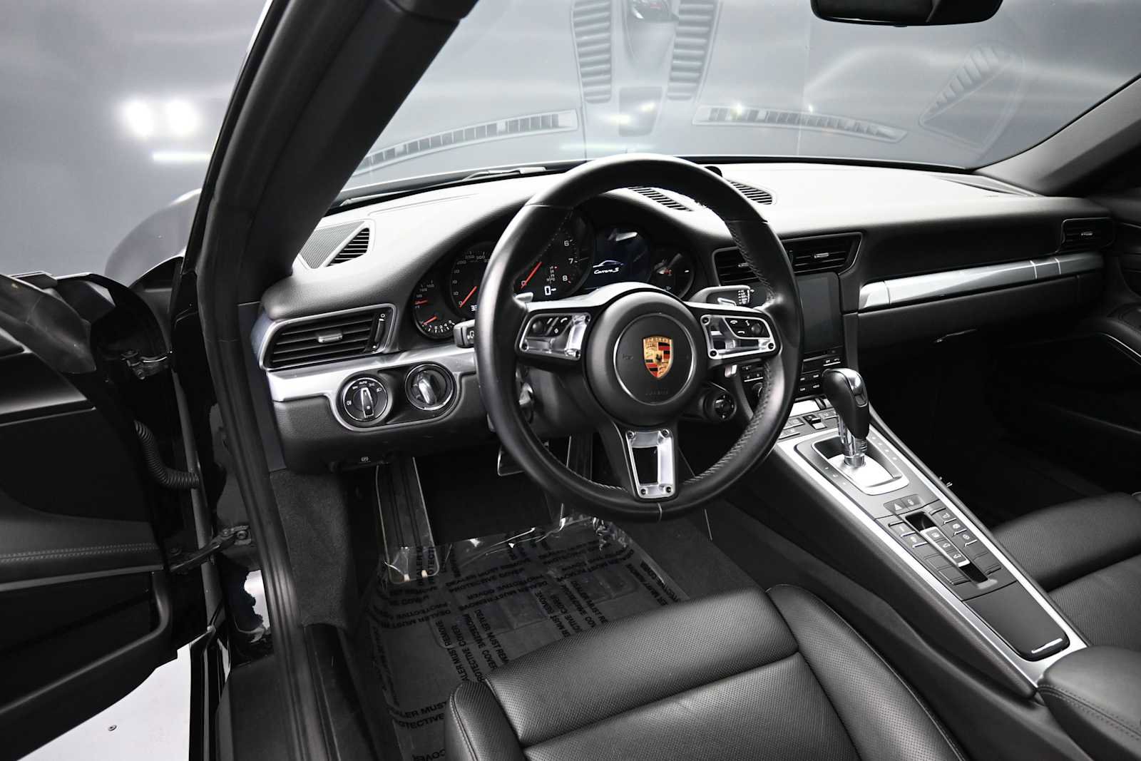 Certified 2018 Porsche 911 Carrera S RWD image 4