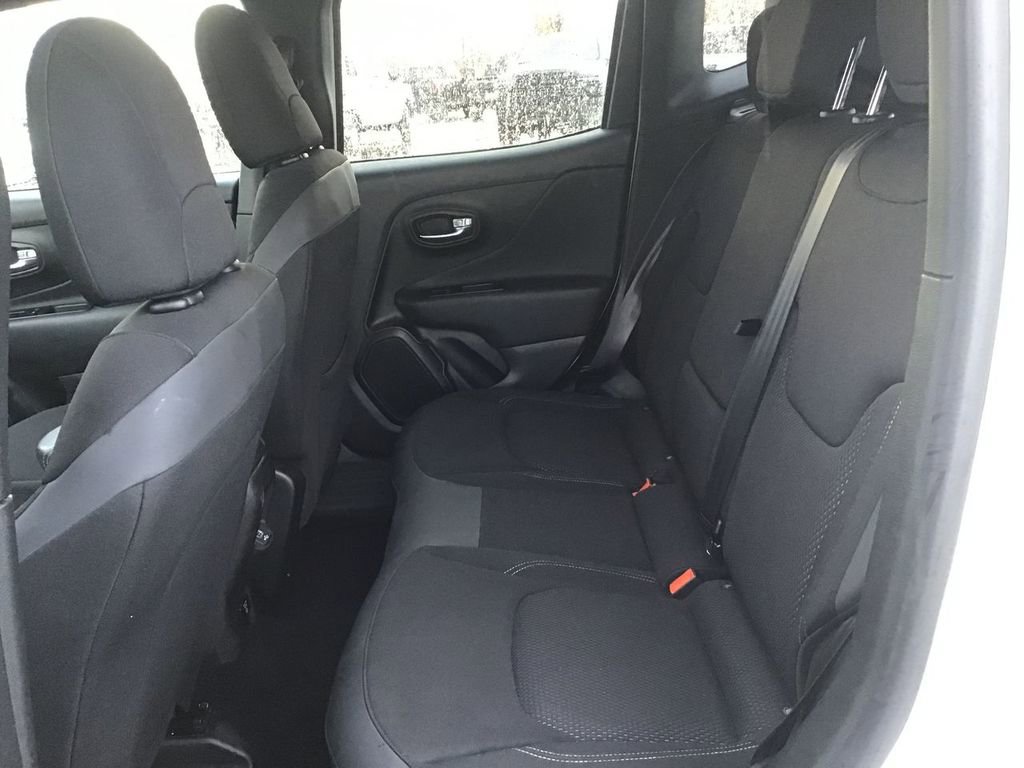 Certified 2022 Jeep Renegade Altitude w/ Convenience Group image 17