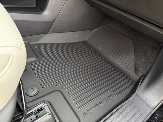 New 2026 Nissan Pathfinder SL image 29