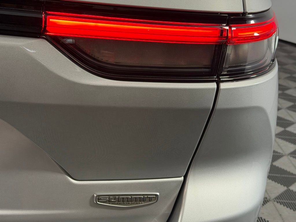 Used 2023 Jeep Grand Cherokee Summit image 14