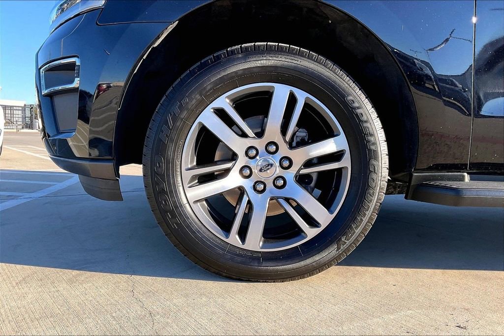 Used 2024 Ford Expedition Limited image 11