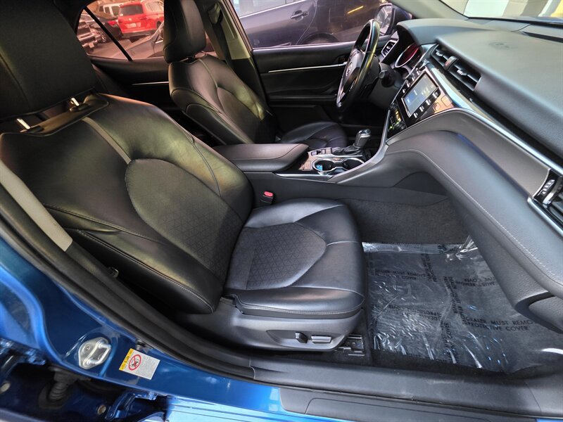Used 2018 Toyota Camry XSE FWD image 12
