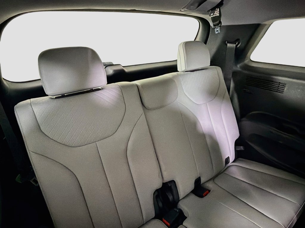 Used 2024 Hyundai Palisade SEL FWD image 30