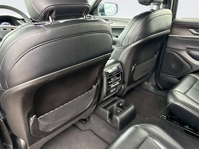 Used 2024 Jeep Grand Cherokee L Limited w/ Luxury Tech Group II image 18