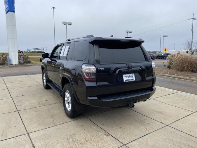 Used 2022 Toyota 4Runner SR5 Premium image 8