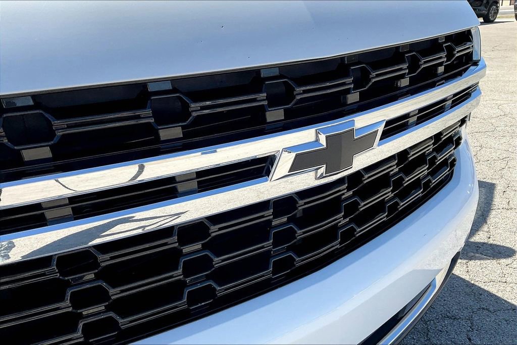 Used 2021 Chevrolet Suburban LS image 31