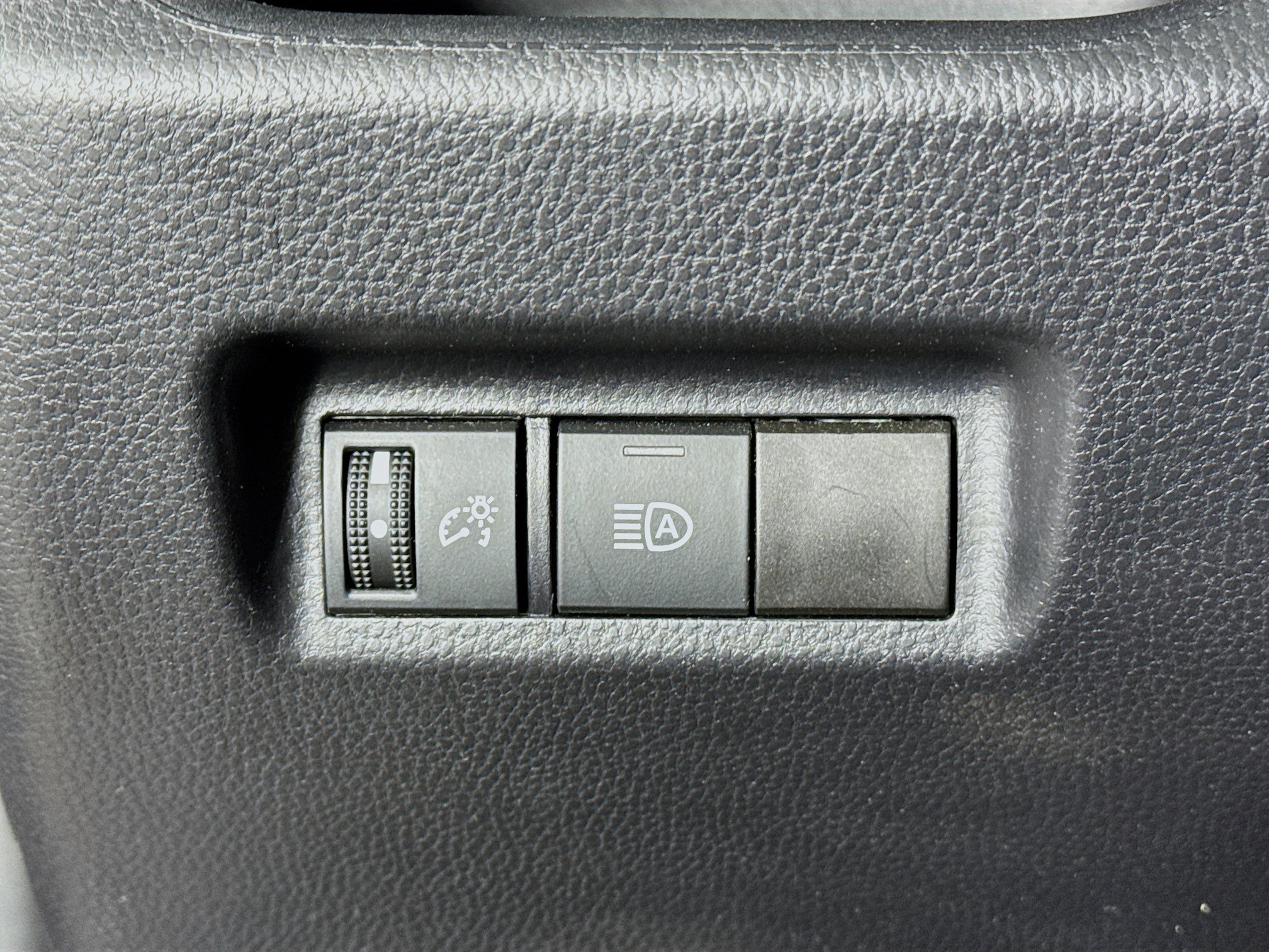 Certified 2025 Toyota RAV4 XLE AWD/4WD image 10