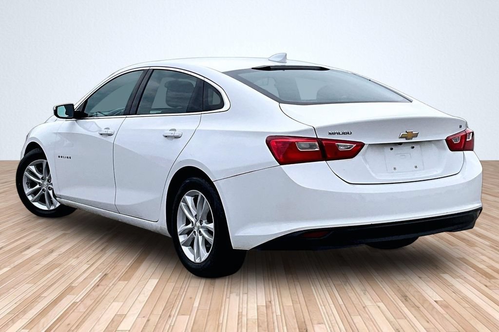 Used 2017 Chevrolet Malibu LT FWD image 10