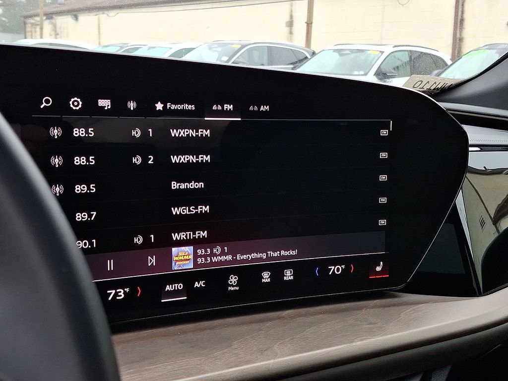 Used 2025 Audi Q5 Premium w/ Convenience Package image 18
