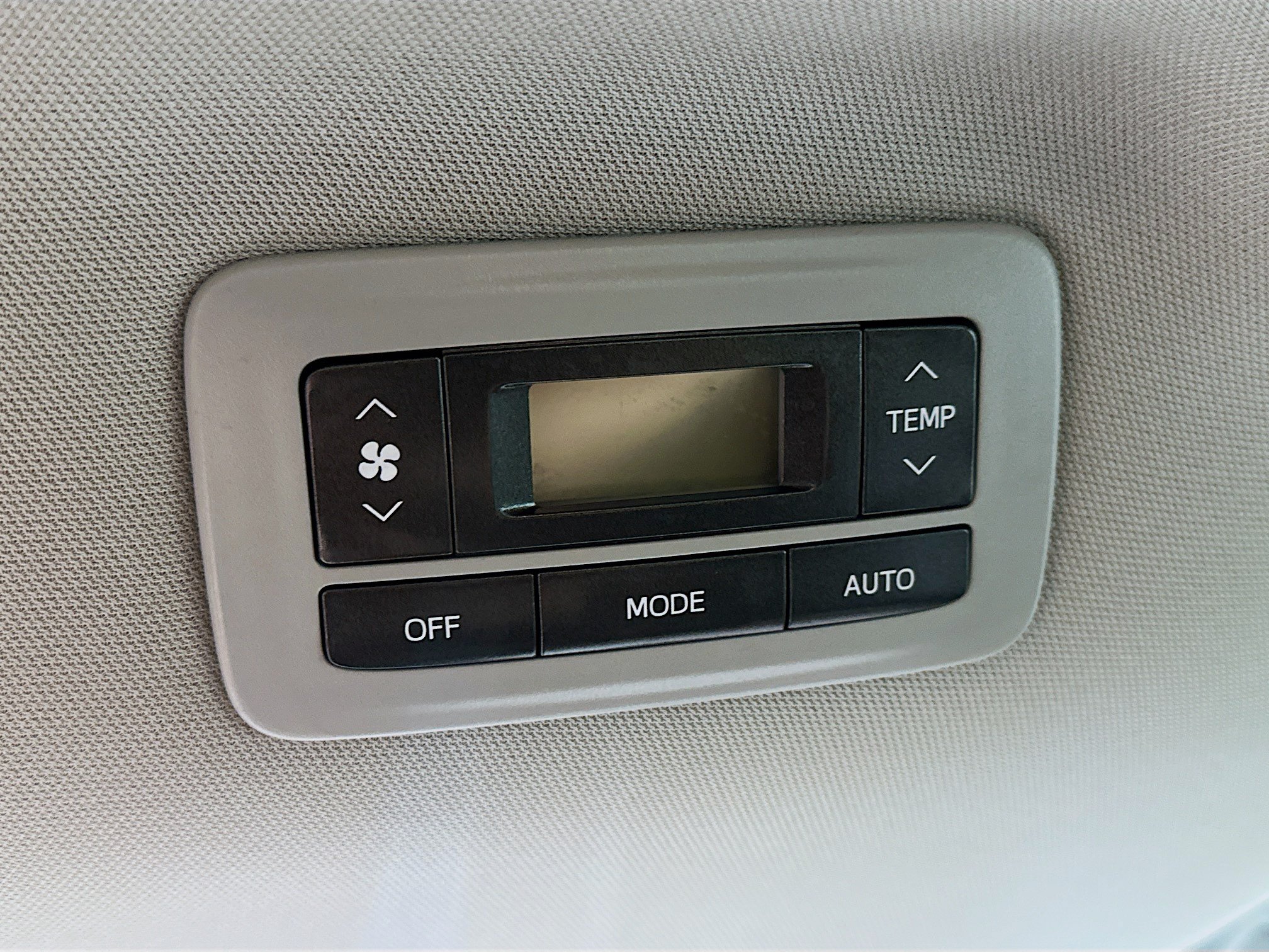Used 2018 Toyota Sienna LE FWD image 27