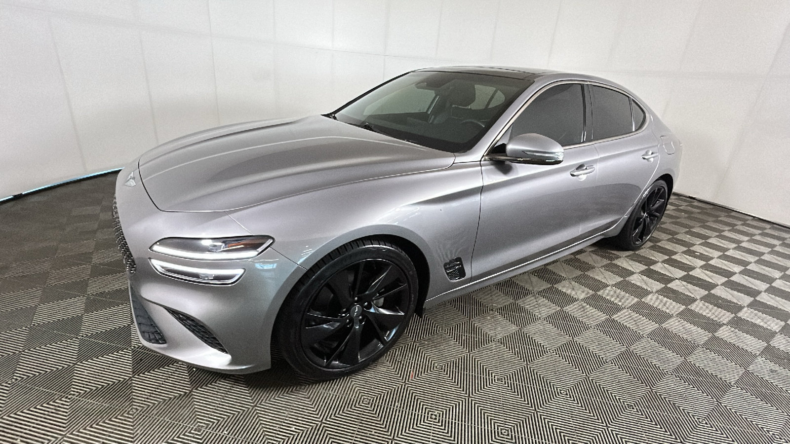 Used 2023 Genesis G70 2.0T w/ Sport Prestige Package RWD image 8