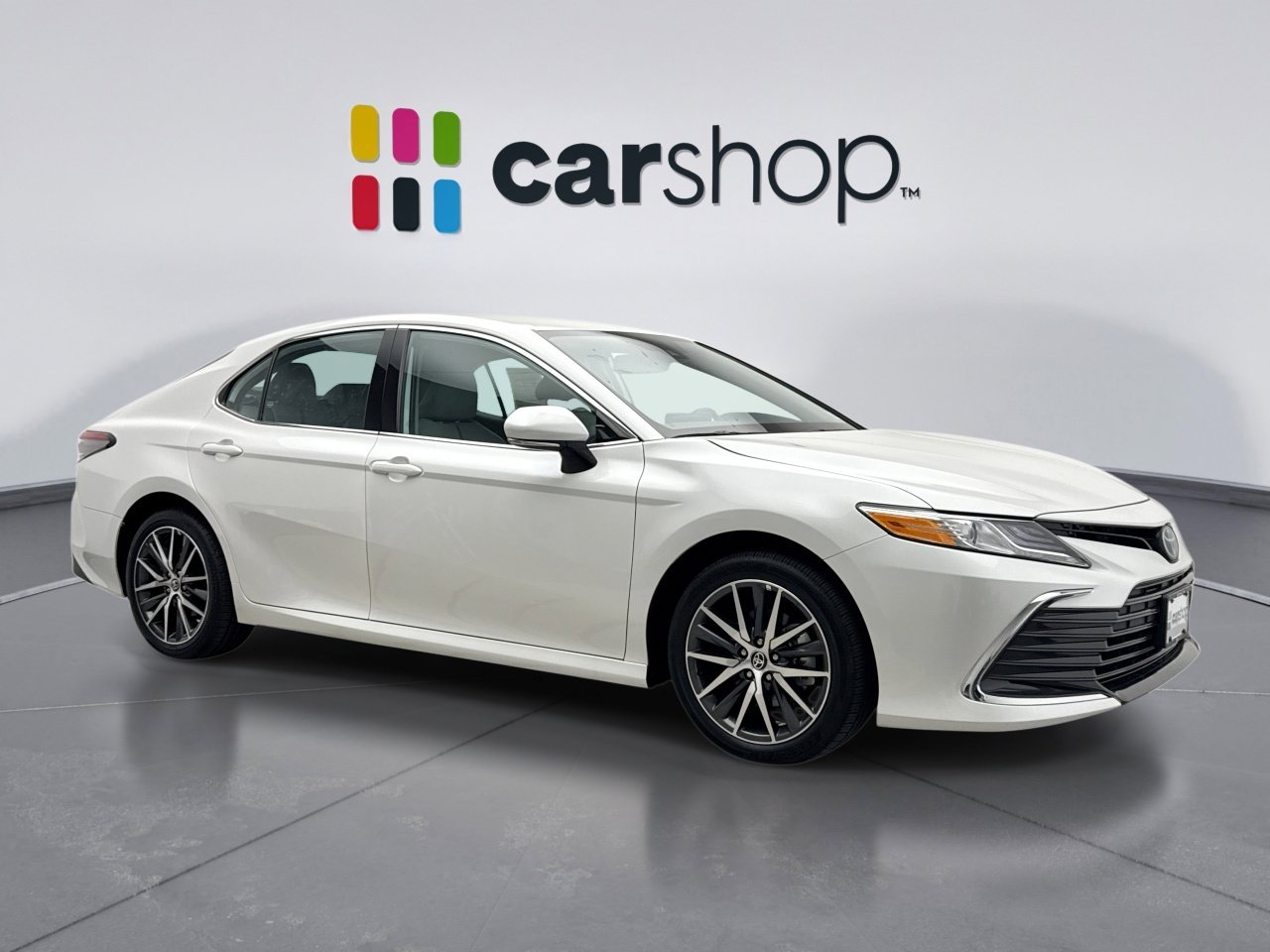 Used 2024 Toyota Camry XLE w/ Cold Weather Package image 7