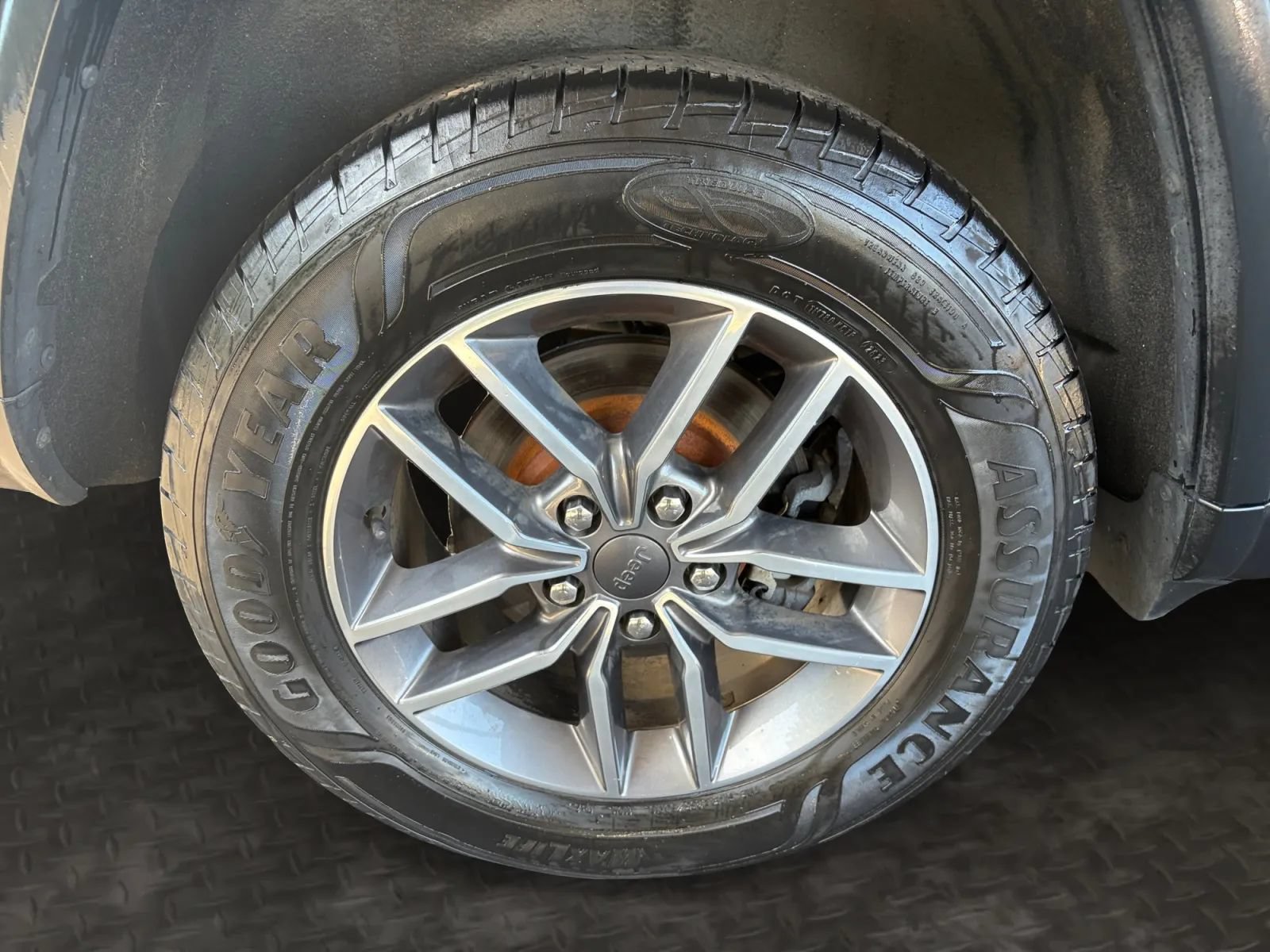 Used 2020 Jeep Grand Cherokee Limited AWD/4WD image 39