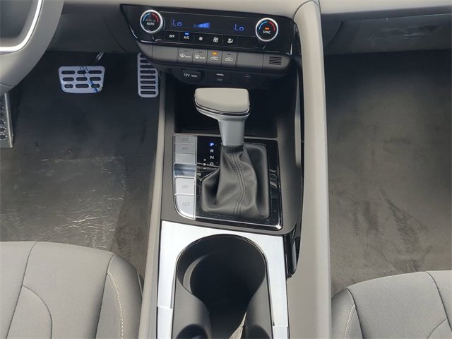 New 2025 Hyundai Elantra SEL image 18