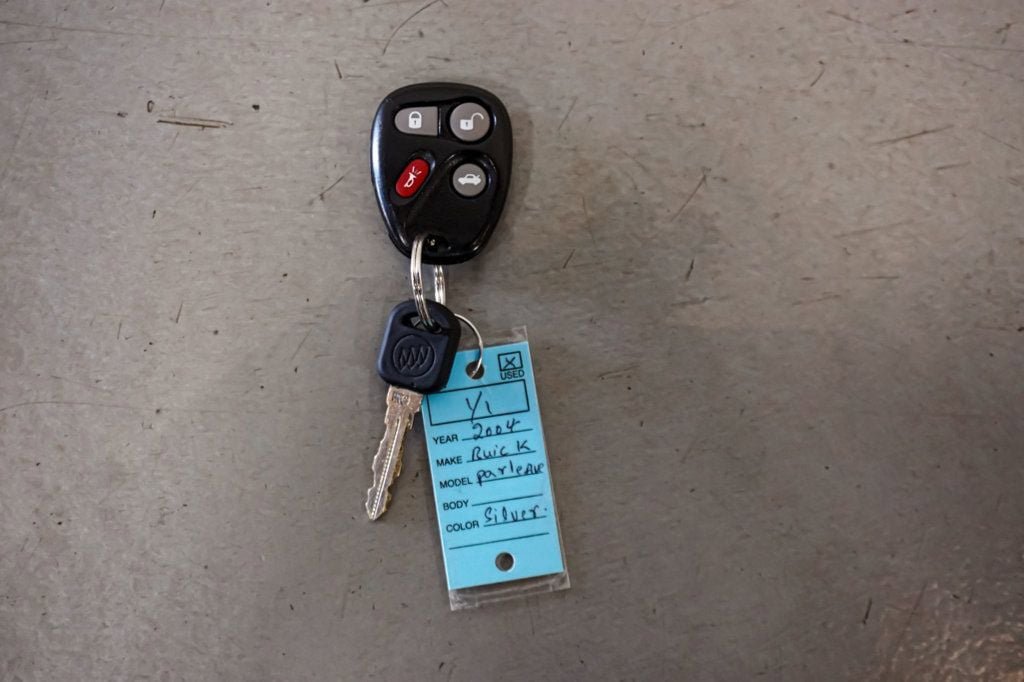 Used 2004 Buick Park Avenue Ultra FWD image 81