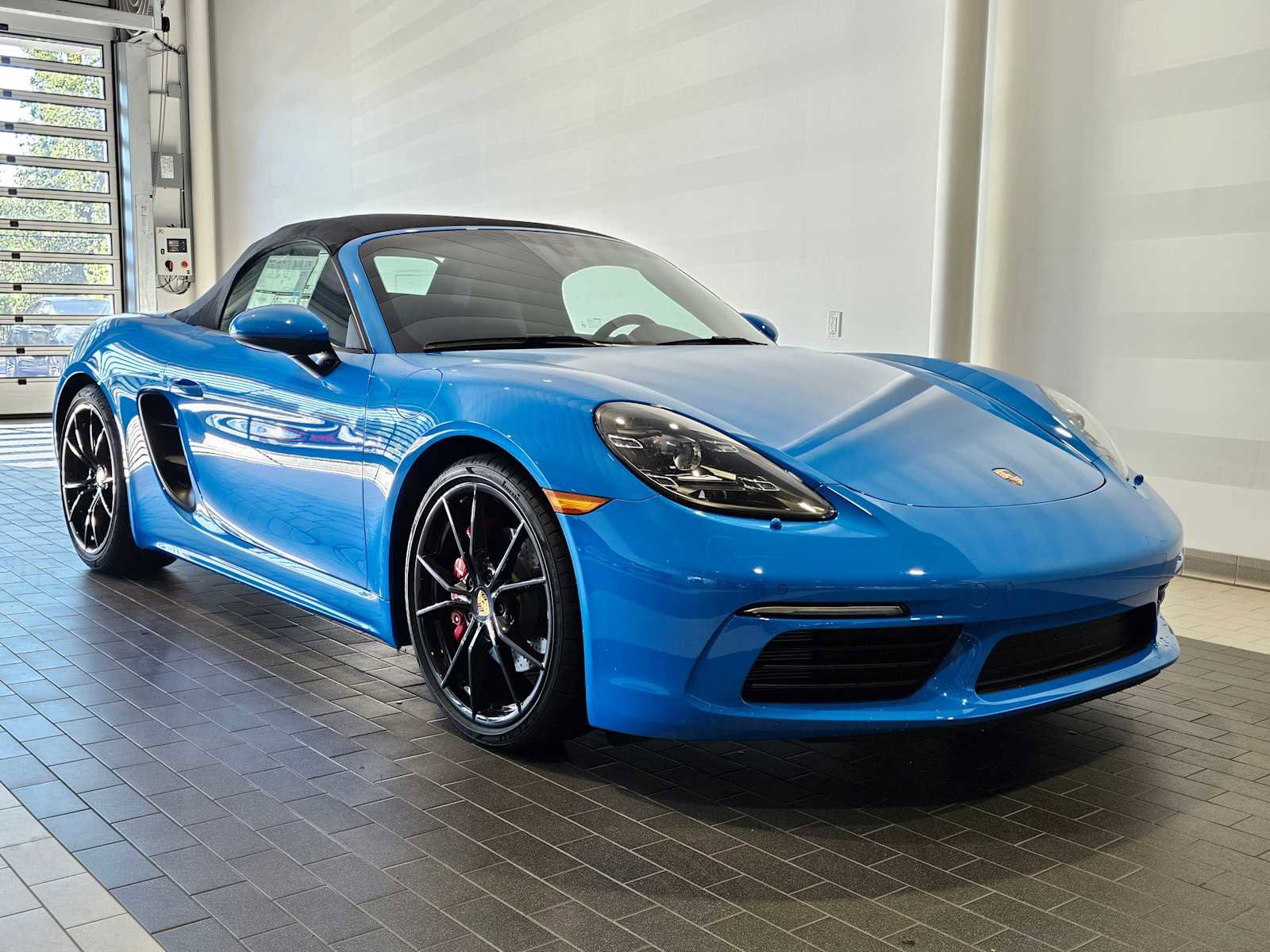 New 2025 Porsche 718 Boxster S image 9
