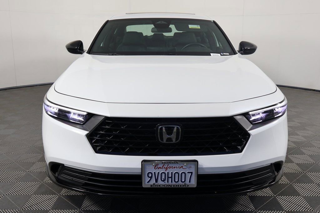 Used 2025 Honda Accord Sport image 2