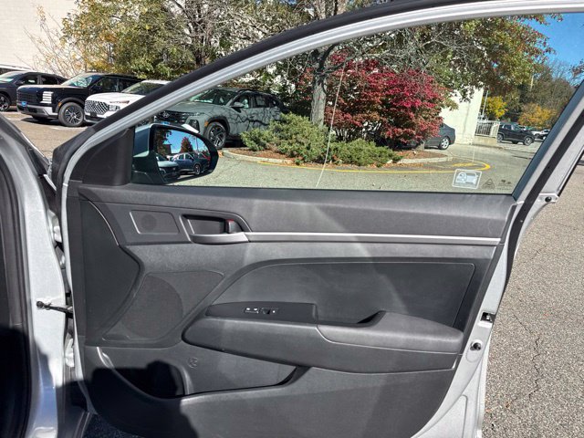 Used 2019 Hyundai Elantra SE w/ Cargo Package FWD image 30