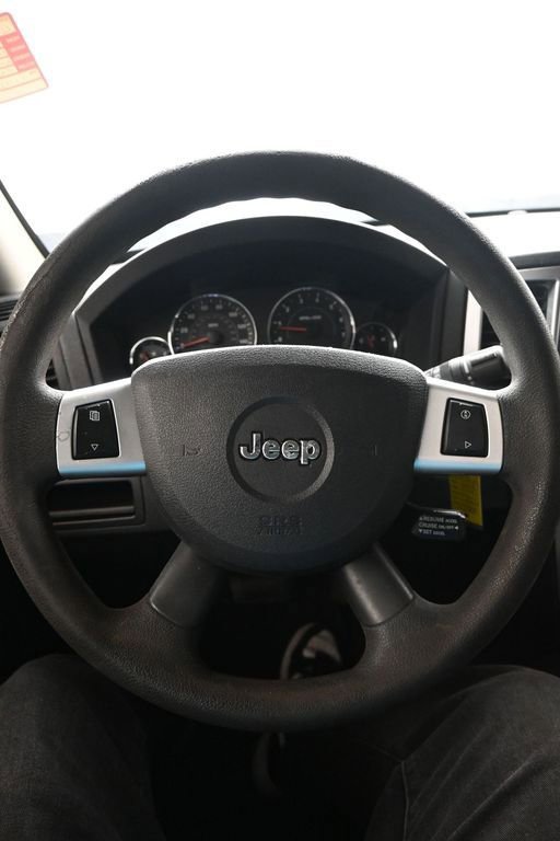 Used 2008 Jeep Grand Cherokee Laredo image 11