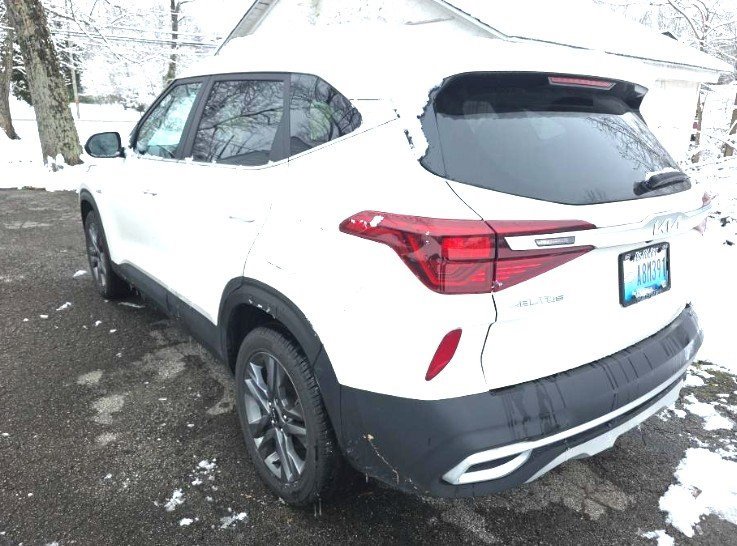 Used 2022 Kia Seltos S image 2