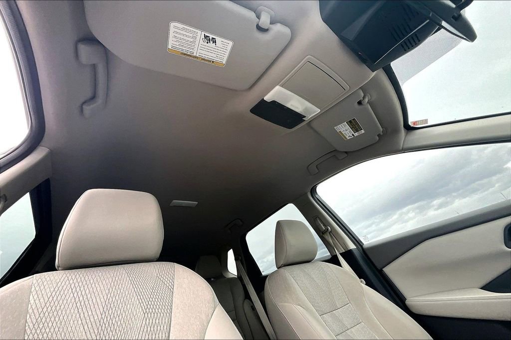 Used 2025 Nissan Rogue SV AWD/4WD image 22
