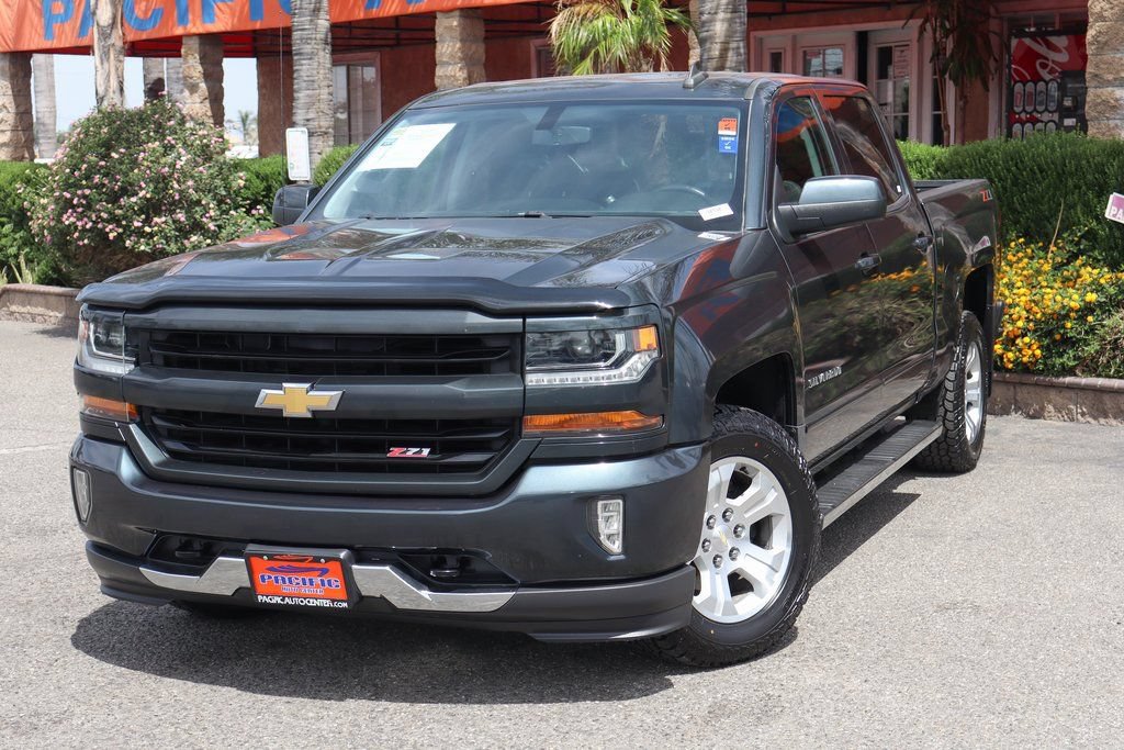 Used 2018 Chevrolet Silverado 1500 LT w/ All Star Edition AWD/4WD image 4