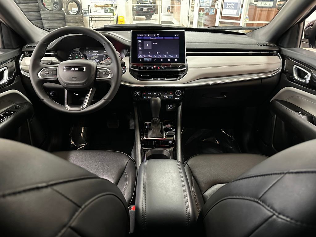 Certified 2024 Jeep Compass Limited AWD/4WD image 12