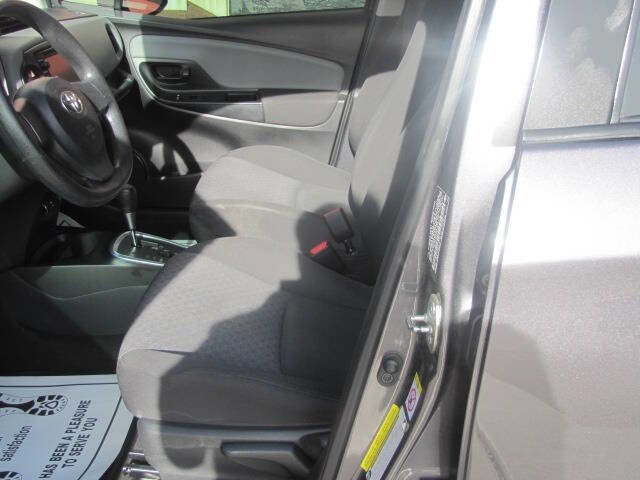 Used 2015 Toyota Yaris L FWD image 10