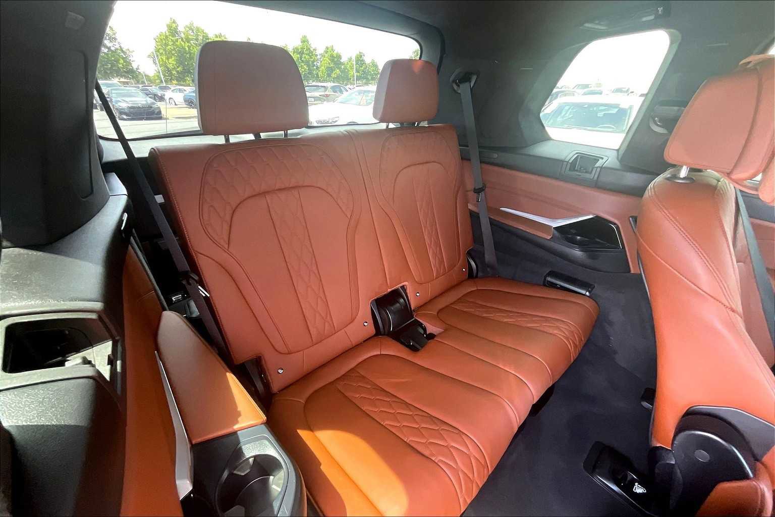Used 2025 BMW X7 M60i image 31