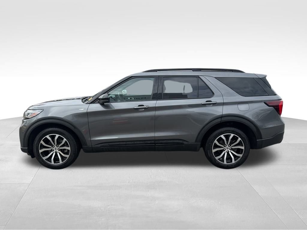 Certified 2025 Ford Explorer ST-Line image 2