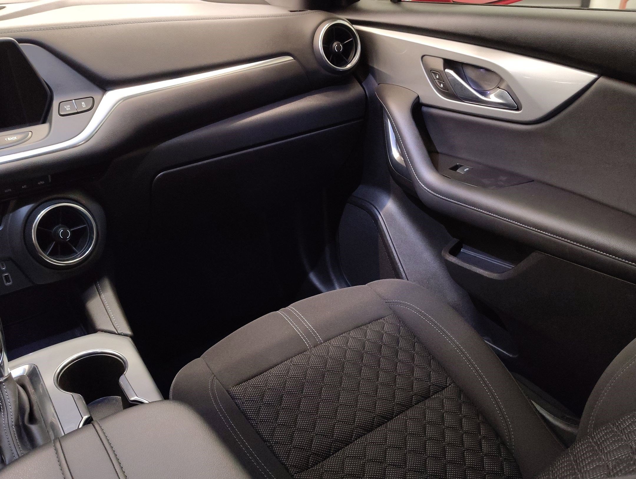 Used 2020 Chevrolet Blazer LT image 27