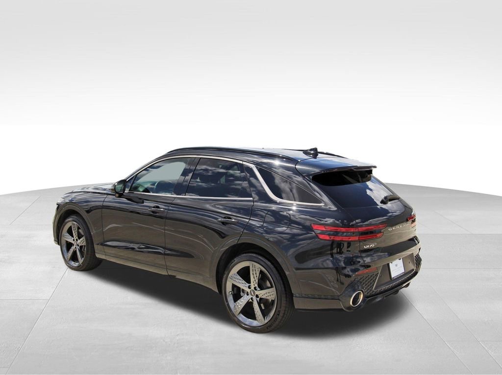 Used 2022 Genesis GV70 2.5T w/ Sport Prestige Package image 3