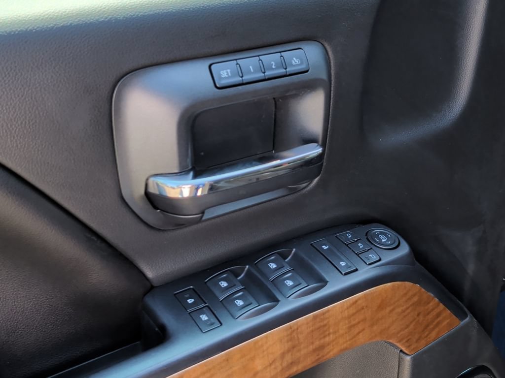 Used 2015 Chevrolet Silverado 1500 LTZ AWD/4WD image 15