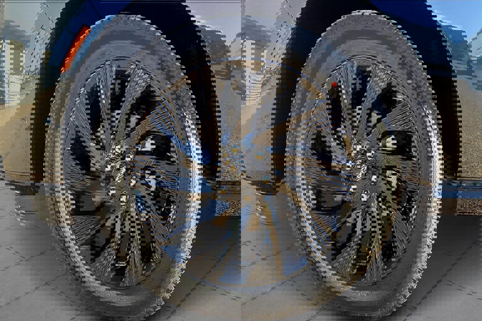 New 2025 Lincoln Navigator L Reserve w/ Jet Appearance Package image 11