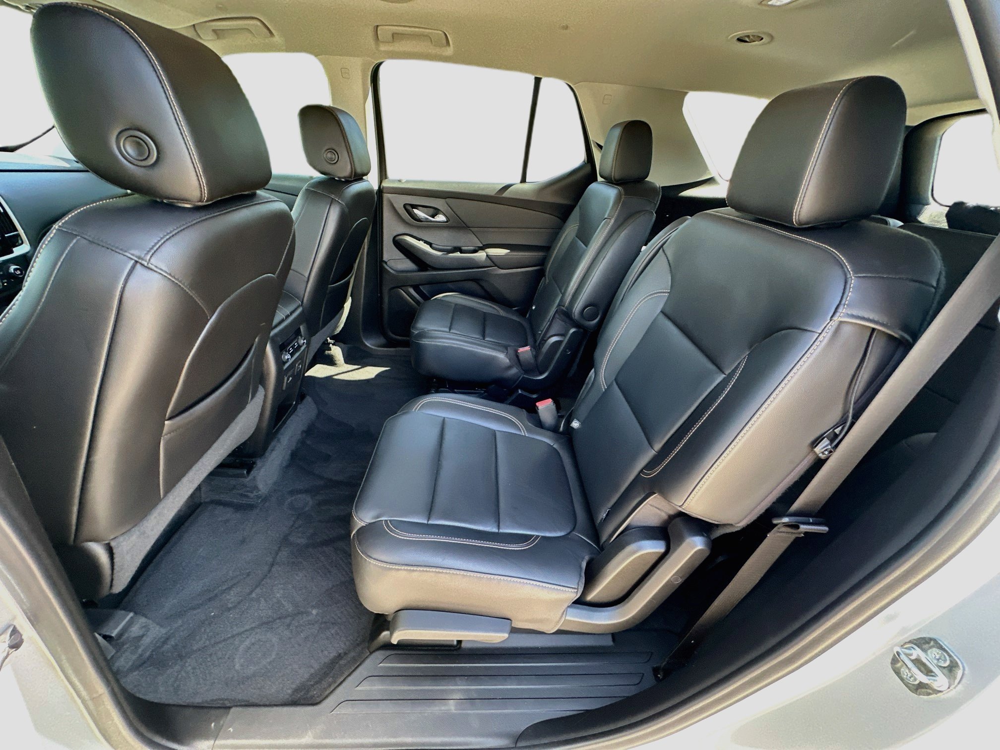 Used 2020 Chevrolet Traverse RS FWD image 24