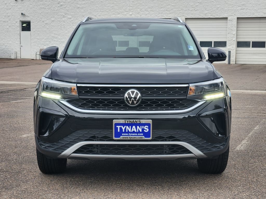 Certified 2024 Volkswagen Taos SE image 5