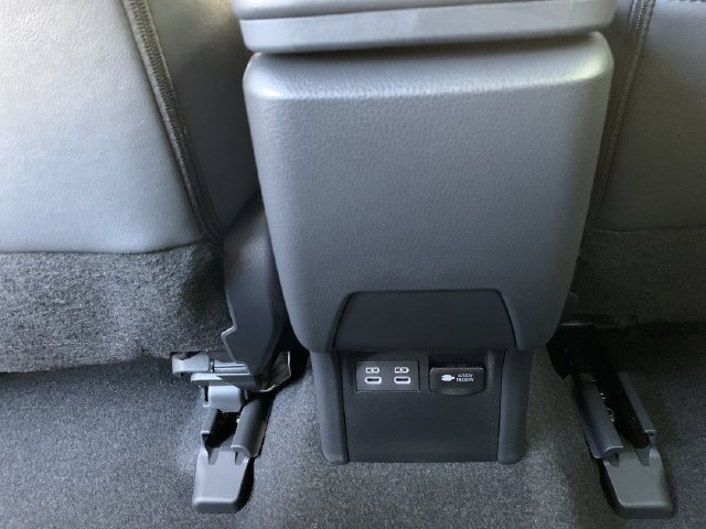 New 2026 Toyota Prius Plug-In Hybrid FWD image 33