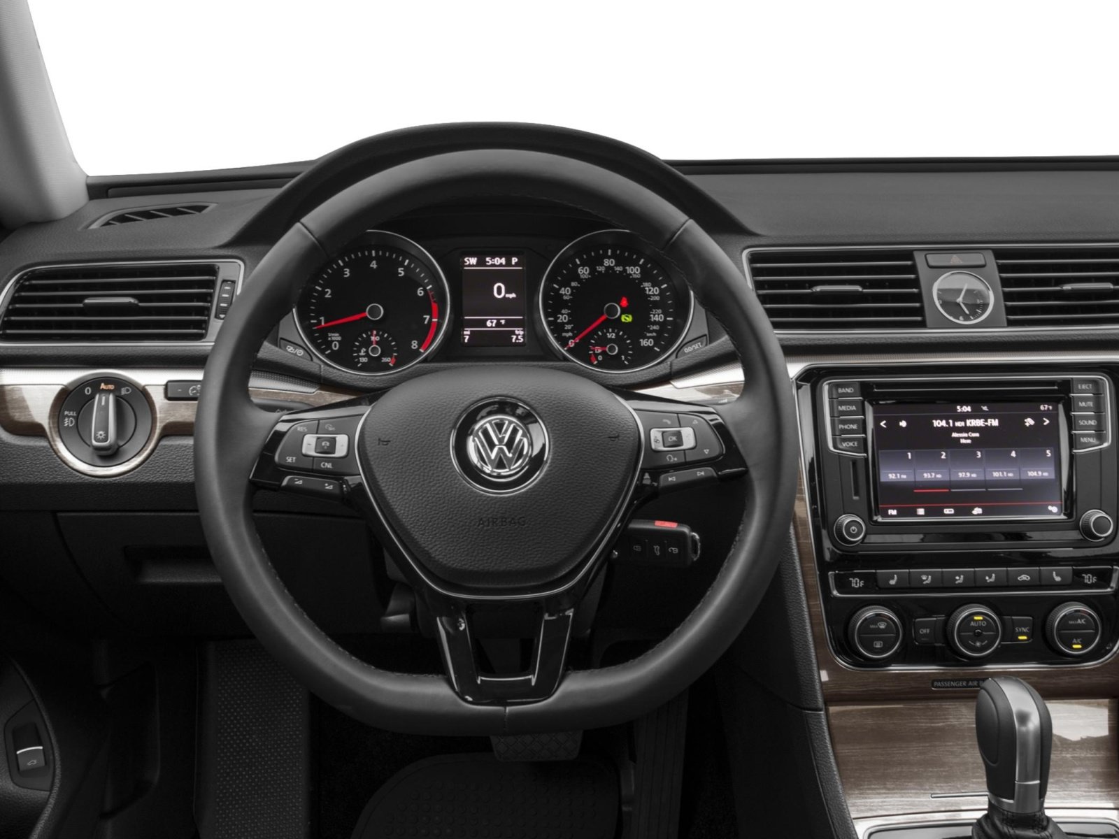 Used 2018 Volkswagen Passat 3.6 FWD image 4