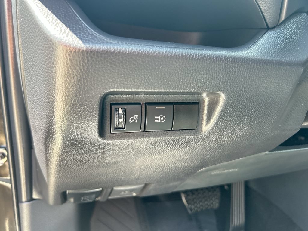 Used 2025 Toyota RAV4 XLE FWD image 14