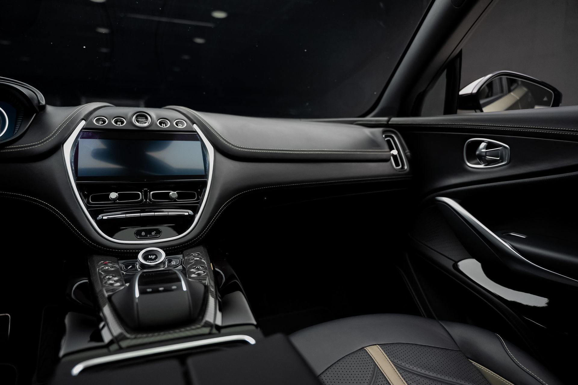 Used 2023 Aston Martin DBX 707 AWD/4WD image 41