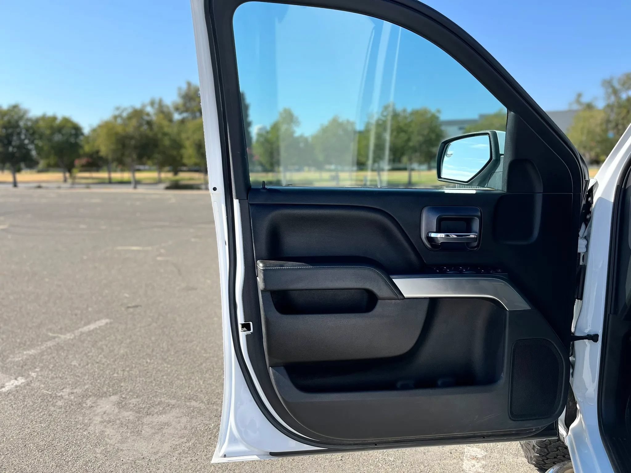 Used 2018 Chevrolet Silverado 1500 LT w/ All Star Edition RWD image 9
