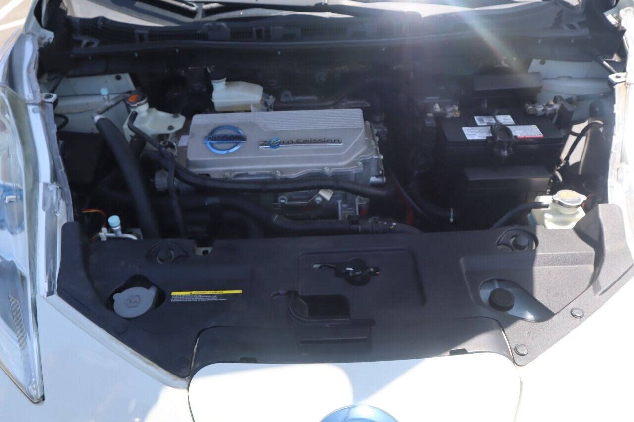 Used 2012 Nissan Leaf SL FWD image 45