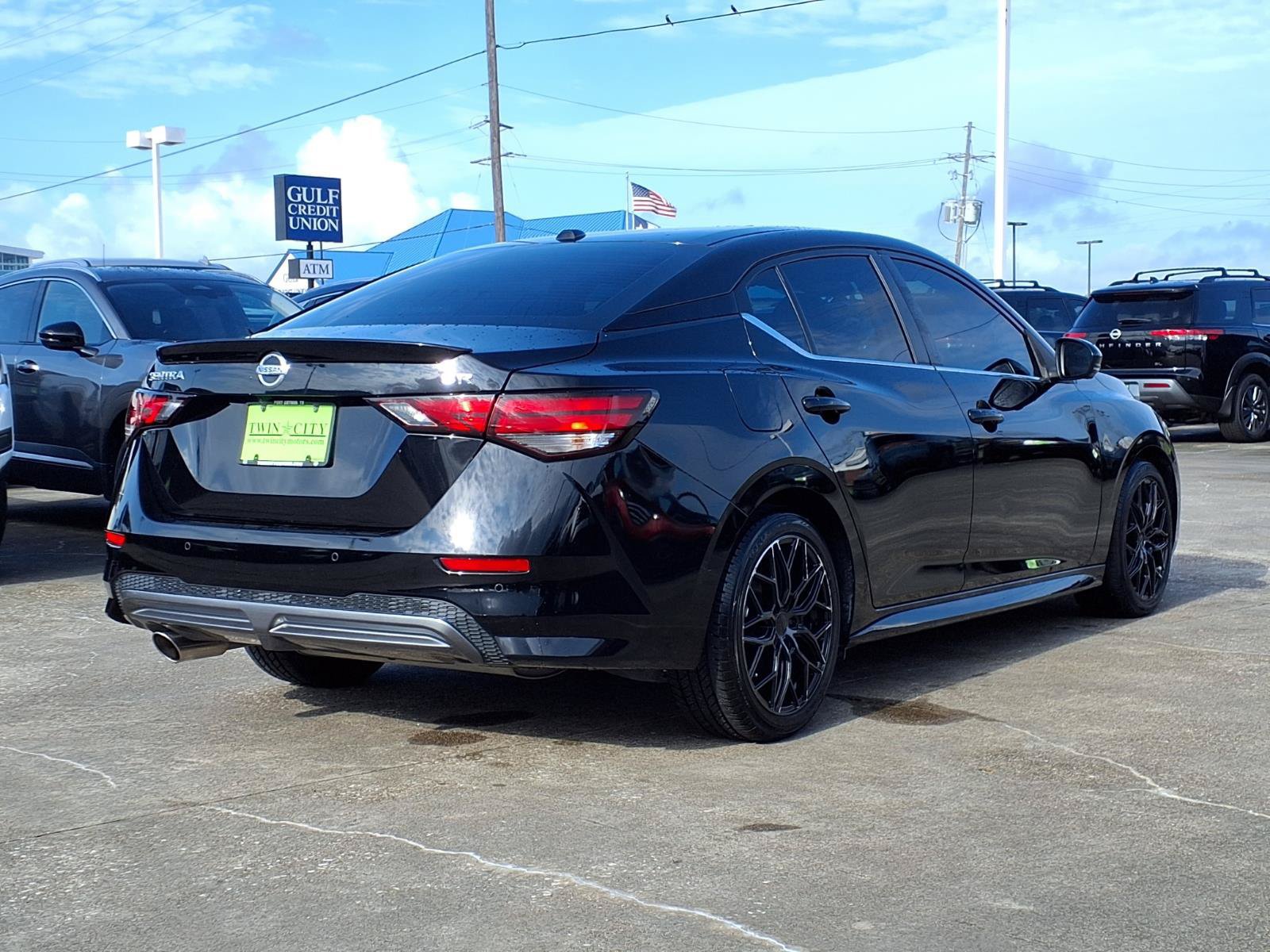 Used 2023 Nissan Sentra SR w/ SR Premium Package FWD image 6