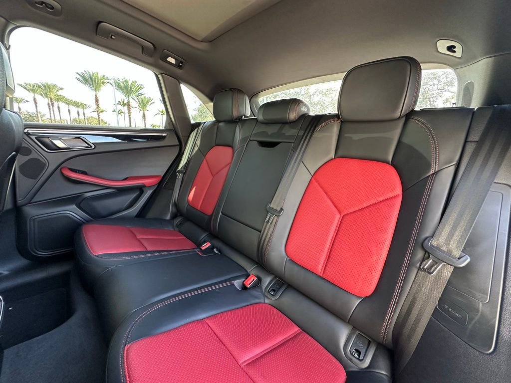 Used 2020 Porsche Macan S image 34