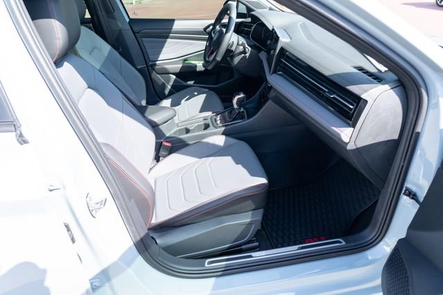 New 2026 Volkswagen Jetta GLI Autobahn FWD image 40