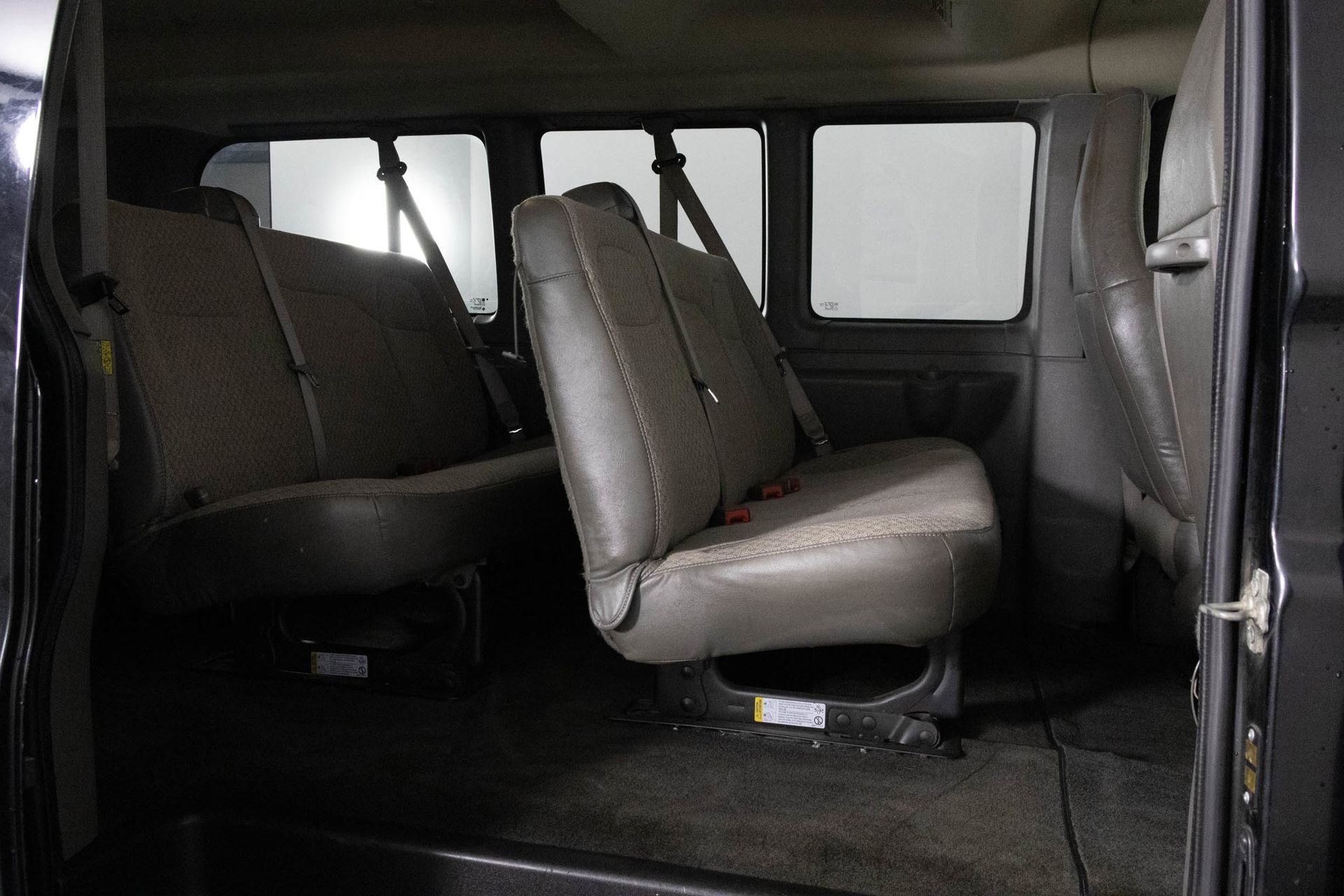 Used 2018 Chevrolet Express 3500 LT w/ LT Preferred Equipment Group image 37