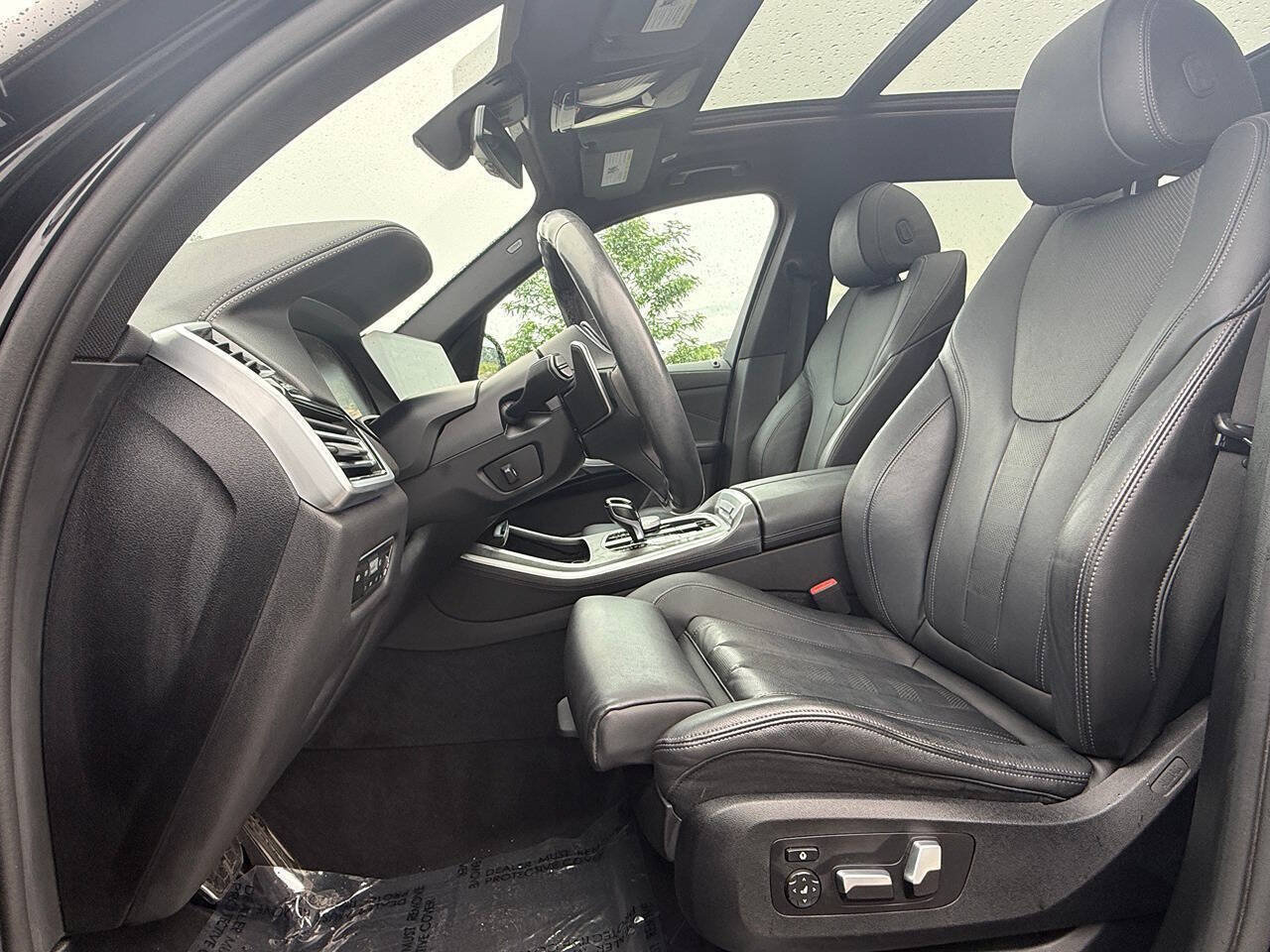 Used 2021 BMW X5 xDrive40i w/ M Sport Package AWD/4WD image 10