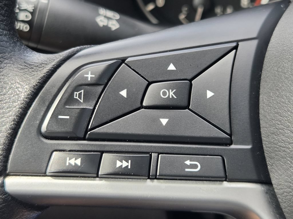 Used 2024 Nissan Altima 2.5 SV FWD image 24