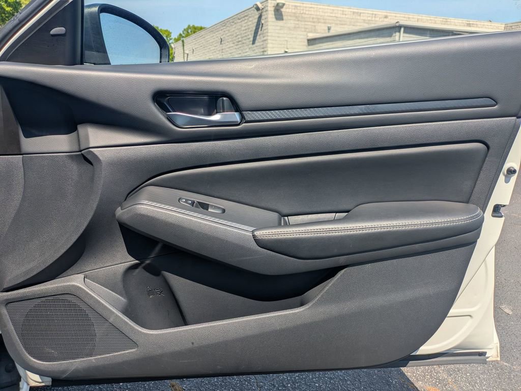 Used 2025 Nissan Altima 2.5 SV image 29